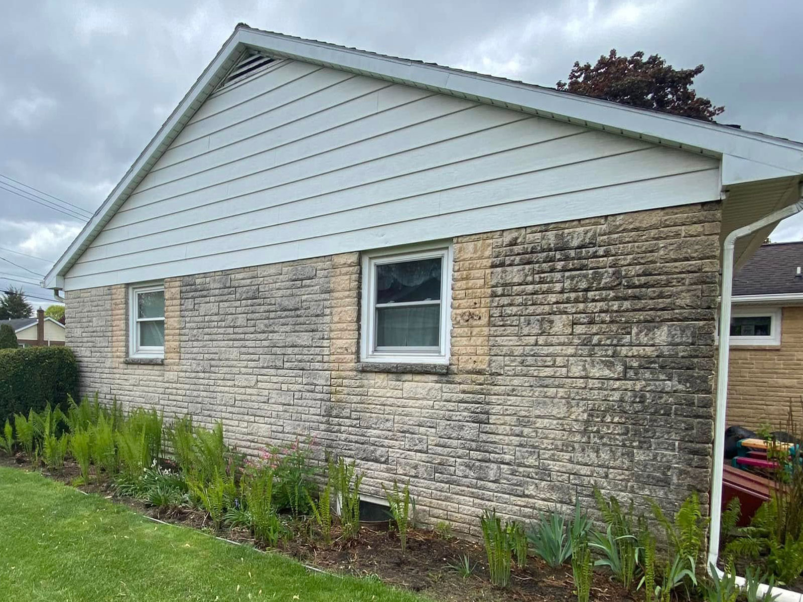 Before Elite Pressure Washing Before Elite Pressure Washing
