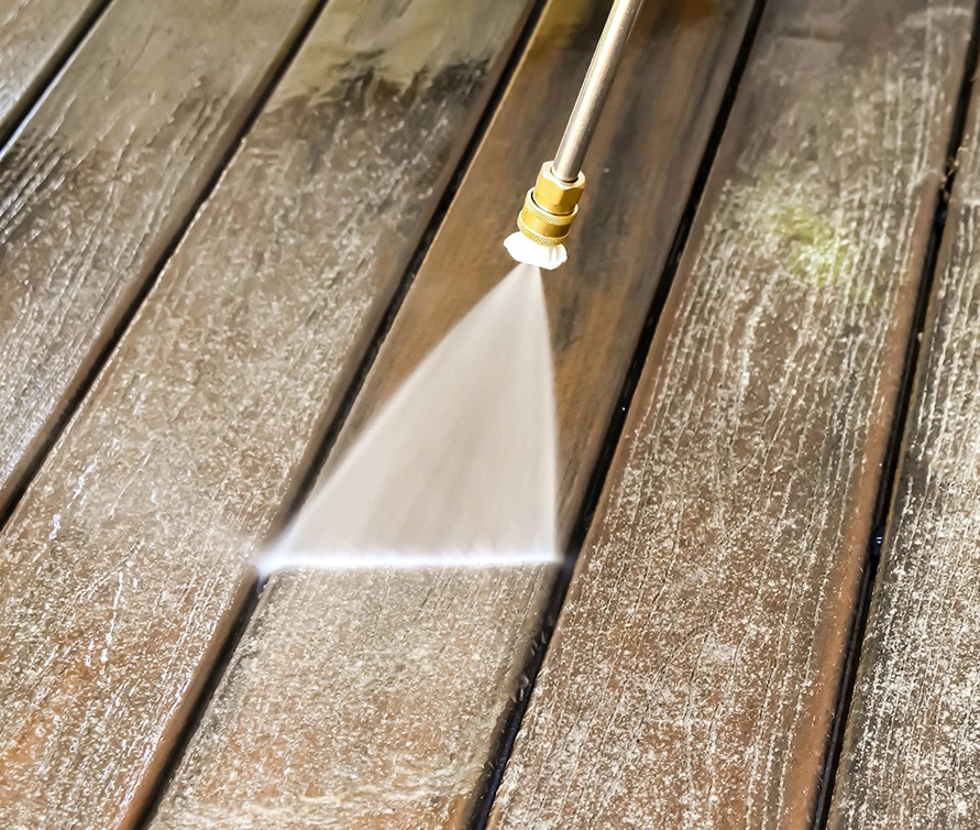 Deck and Fence Wash Services by Elite Pressure Washing